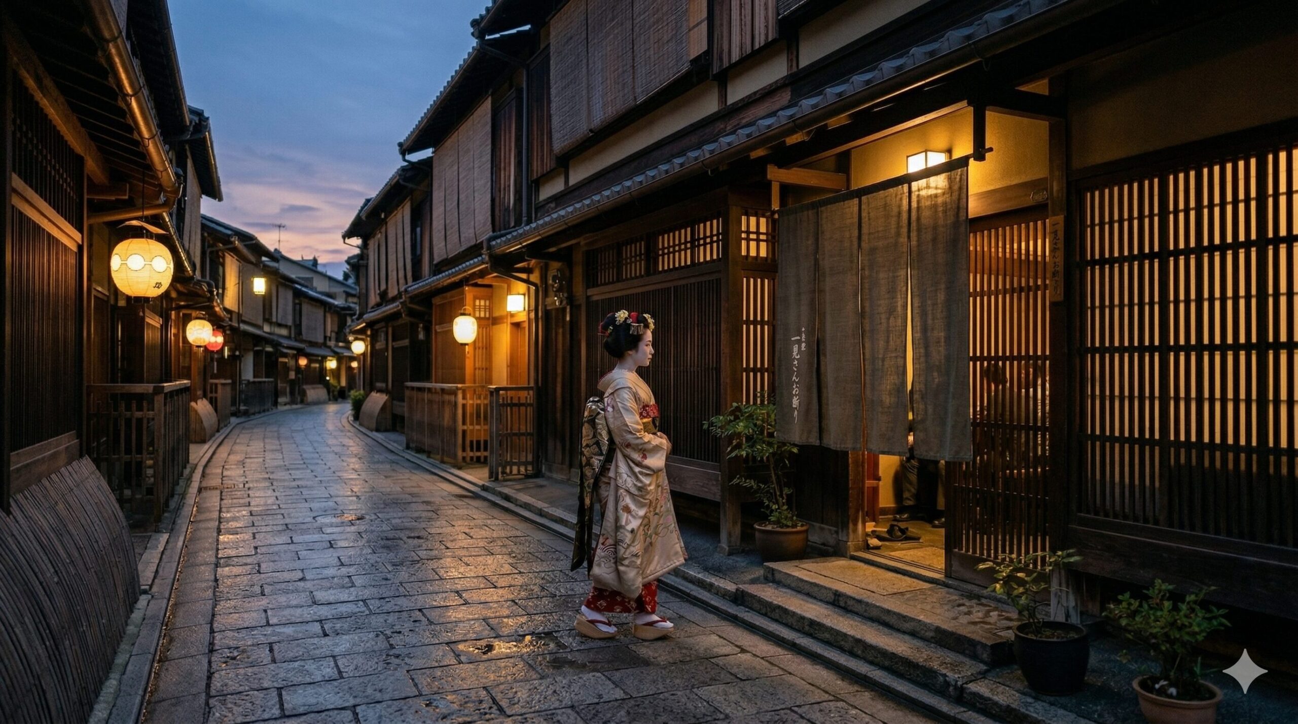 夕暮れの京都祇園の細い路地で、石畳を歩く美しい舞妓と、暖簾の掛かった老舗お茶屋の店構え