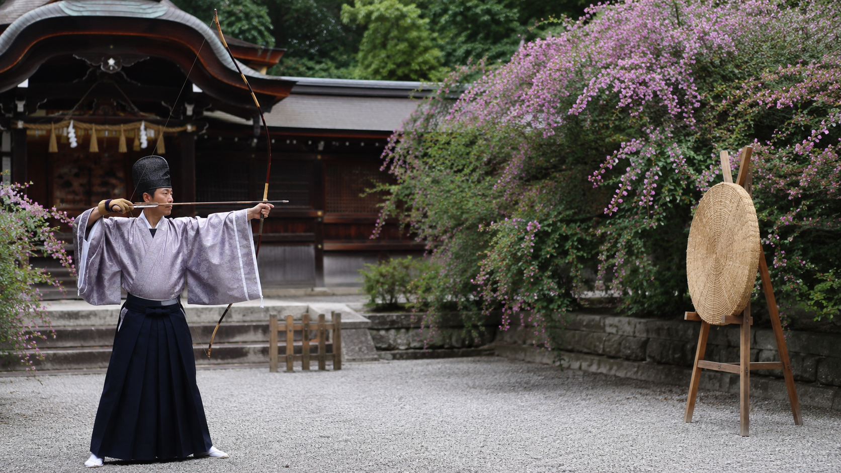 梨木神社 萩まつりの小笠原流礼法と弓術披露をイメージした奉納風景