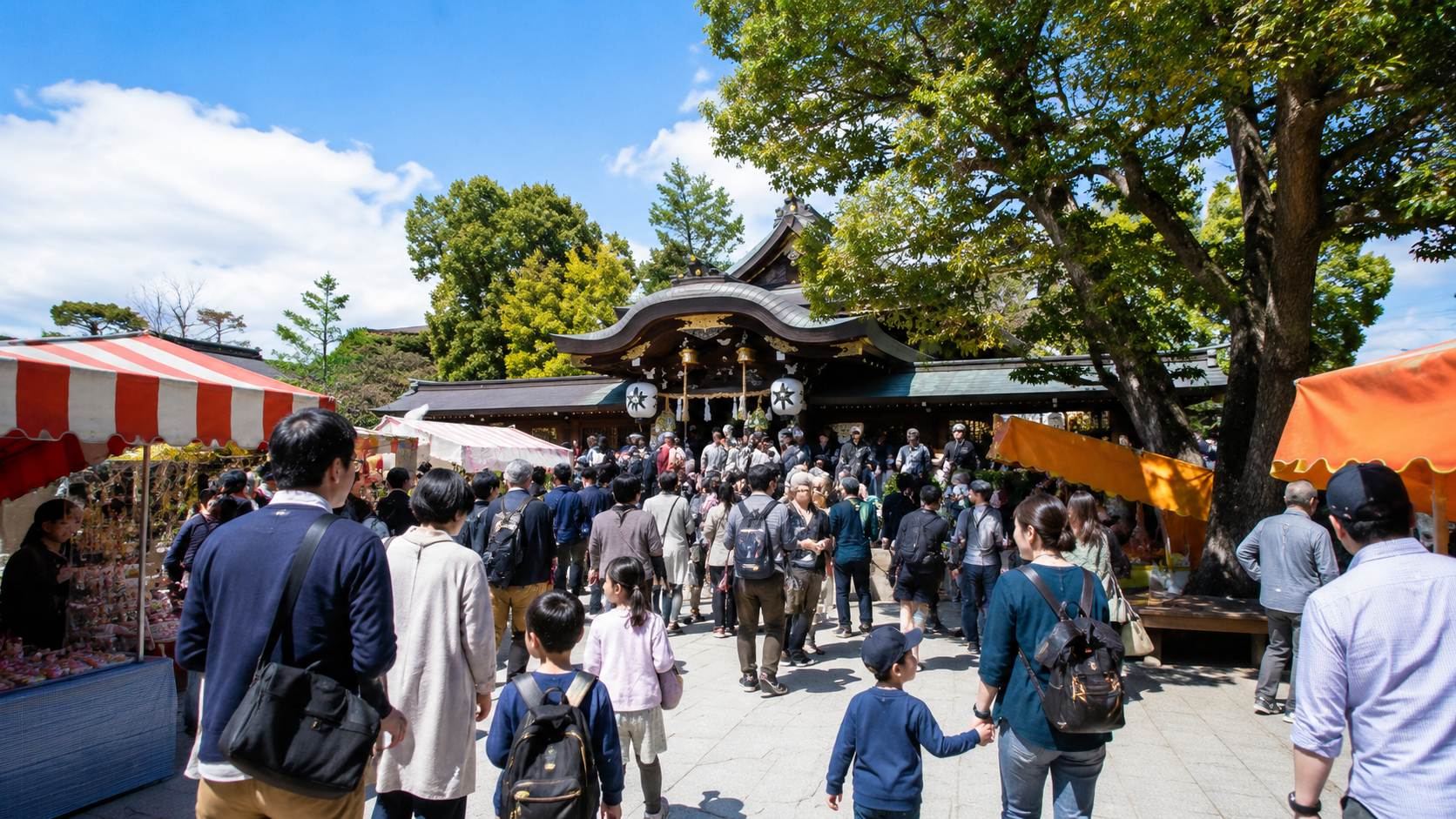 晴明神社 晴明祭2026の宵宮祭で夕暮れの境内を訪れる参拝者